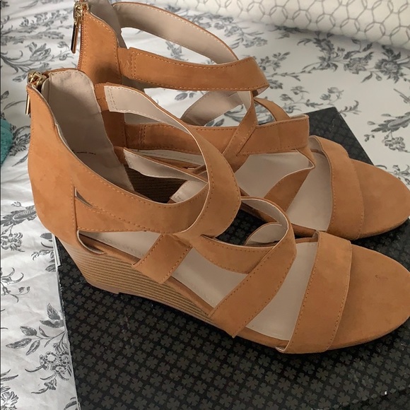 Torrid strappy heel - Picture 2 of 2